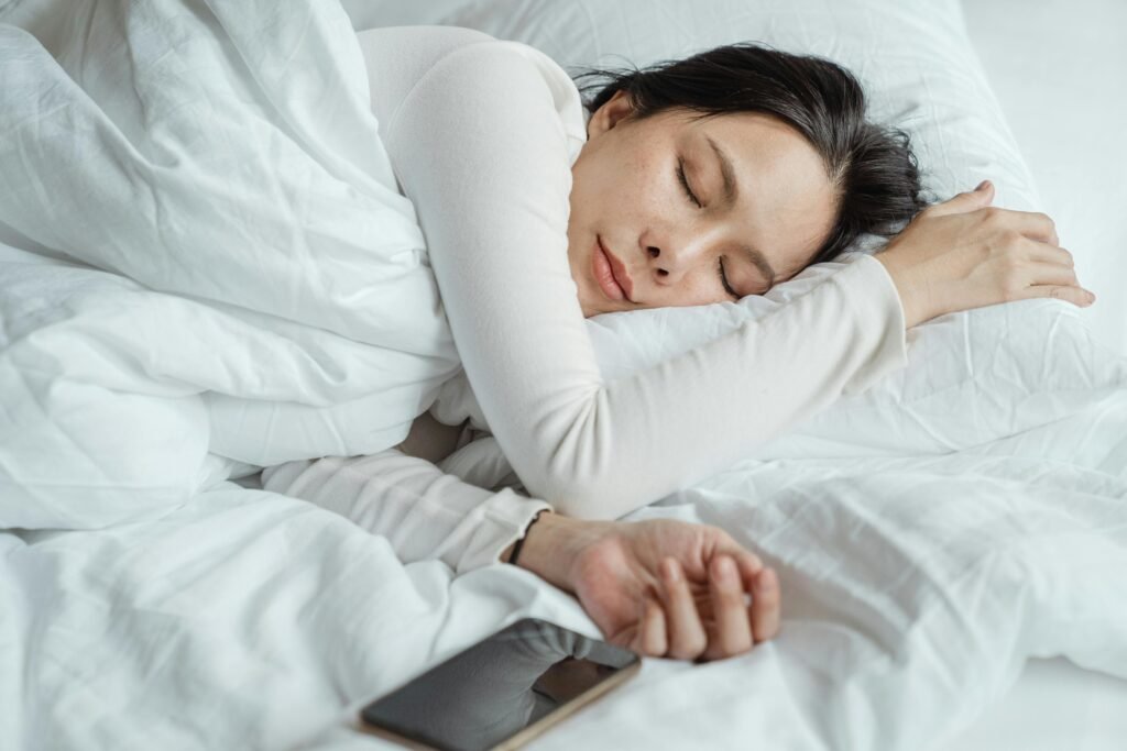 why you shouldn't sleep with makeup on